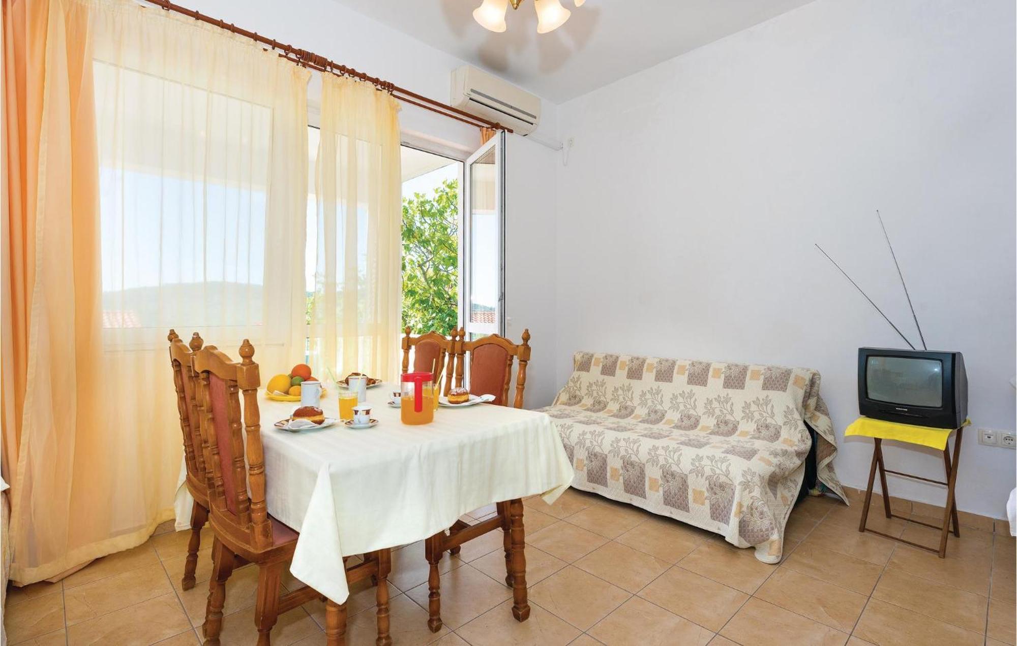 One-Bedroom Apartment in Tisno Buitenkant foto